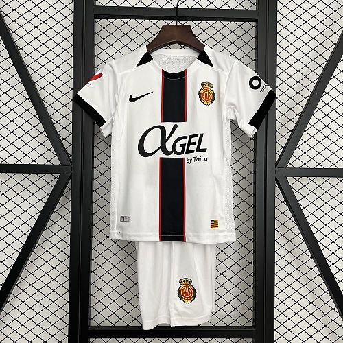 Kit Infantil Mallorca 25/26 Fora Size 16/28