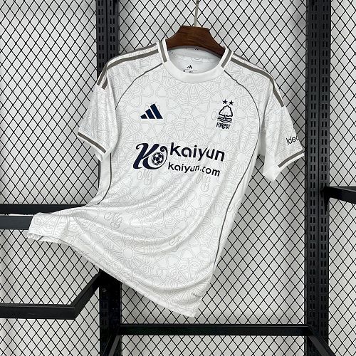 Camisa Nottingham Forest 25/26 Fora