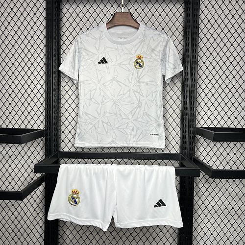 Kit Infantil Real Madrid 24/25 Pré-Jogo training