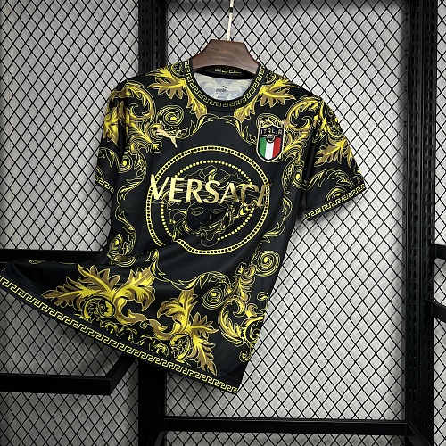Camisa Itália 22/23 Versace Co-Branded Edition -Gold